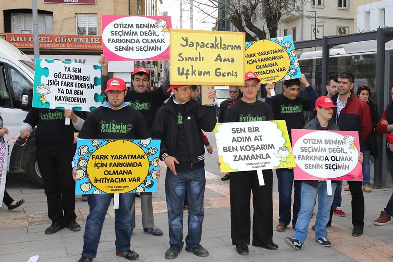 Gaziantep’te otizm yürüyüşü Gaziantep’te otizm yürüyüşü
